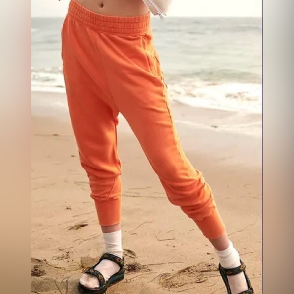 Free People June Bug Jogger Harem
High Rise Sweatpants Orange XS